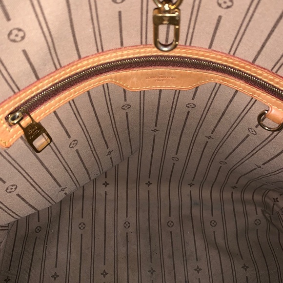 Louie Bag - used sold with receipt - Picture 2 of 4